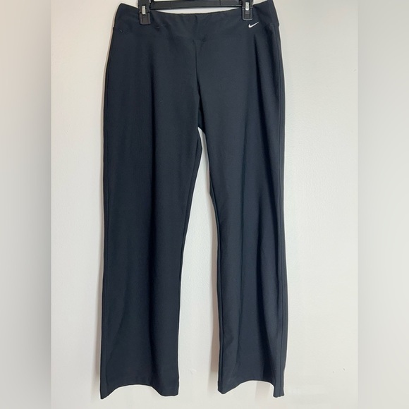 Nike Low-Rise Women’s Workout Pants 224172 Large (12-14) Black Yoga Running NWT - Picture 1 of 12